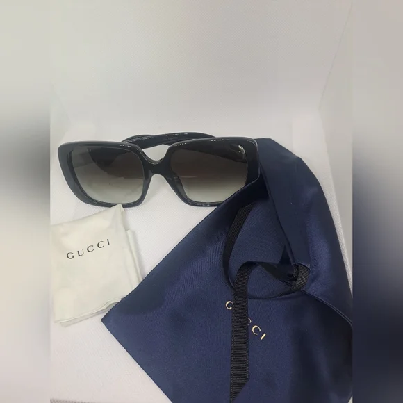 Gucci Black Square Oversized Sunglasses - Picture 3 of 14